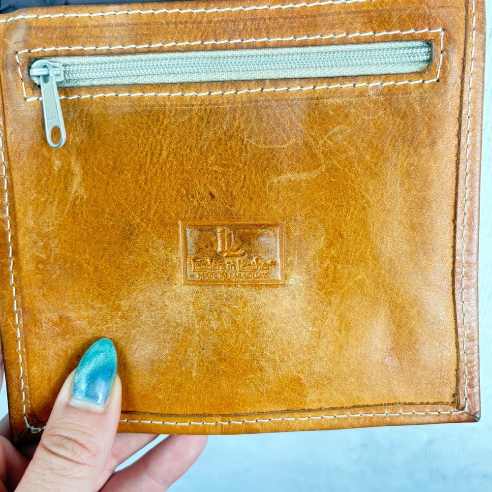 VTG Leaders in Leather Tan Leather Crossbody Bag Built in Wallet - Picture 14 of 16